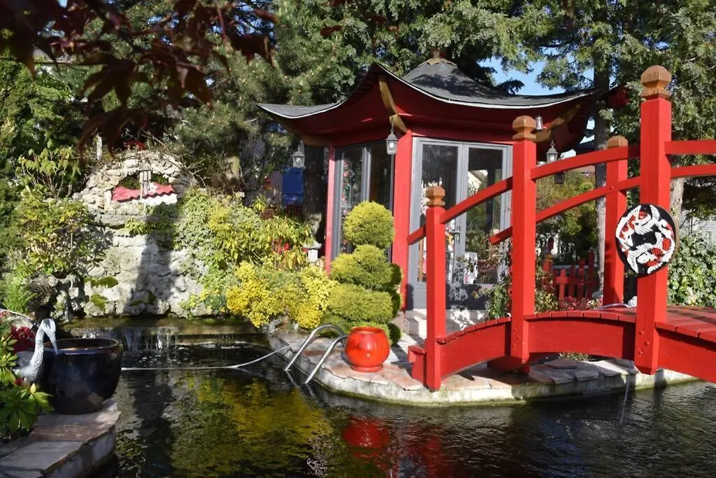 Gite Au Printemps Japonais, Petit Train De La Mure, Parc Des Ecrins Pierre-Chatel فرنسا