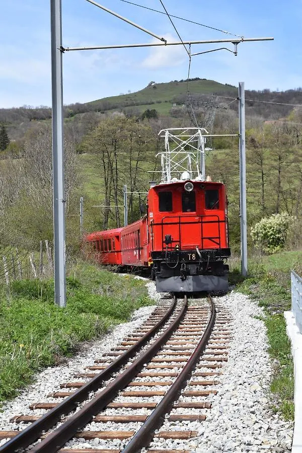 بيت للعطل Gite Au Printemps Japonais, Petit Train De La Mure, Parc Des Ecrins Pierre-Chatel فرنسا
