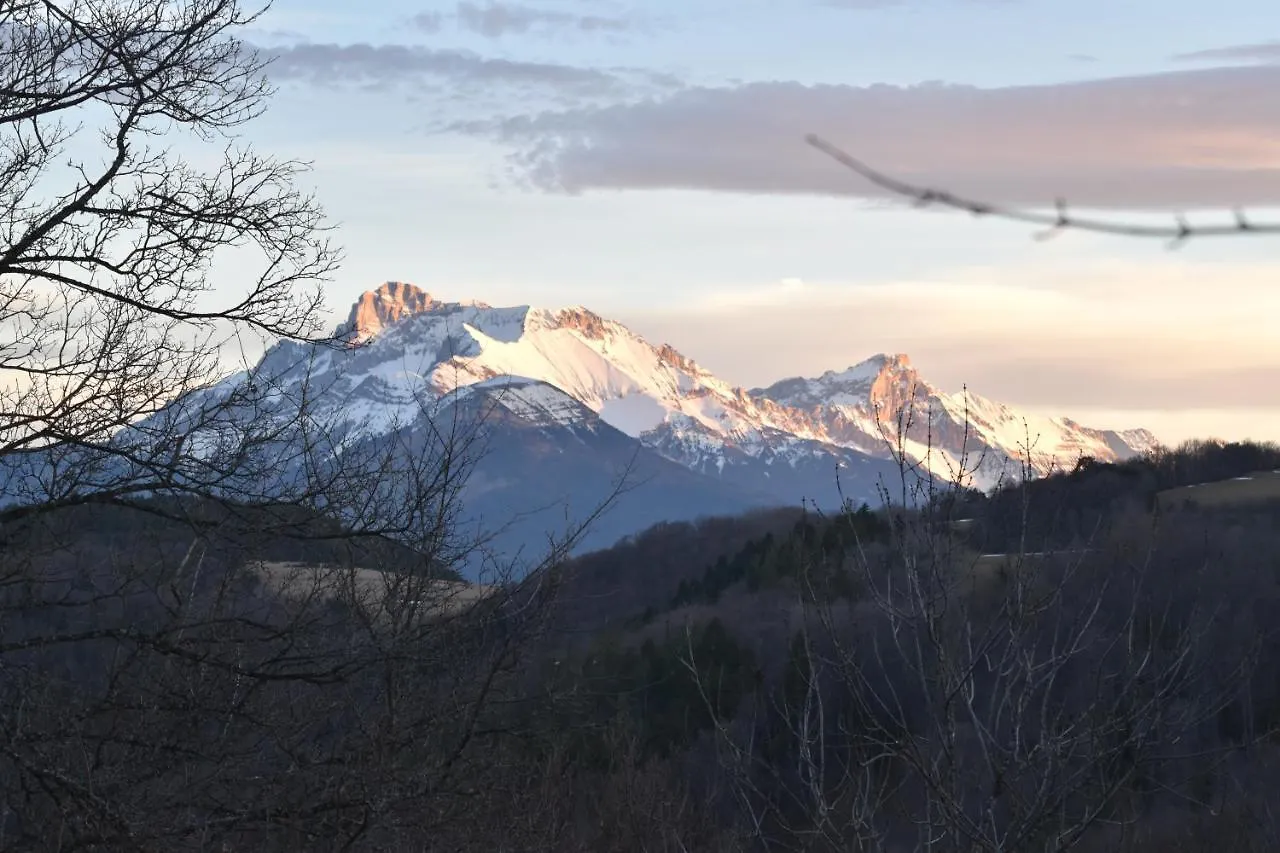 بيت للعطل Gite Au Printemps Japonais, Petit Train De La Mure, Parc Des Ecrins Pierre-Chatel